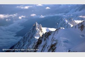 Aiguille du Midi en contrebas