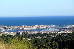 Vue depuis le Smaphore du Mont Saint Loup sur le port du Cap d'Agde