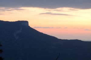 Randonne  Grenoble, montagne au dessus de la ville, Alpes