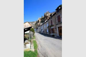 Salles la Source