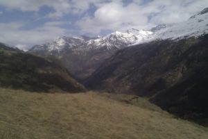 sentier des gypaetes depuis le plateau de saugu