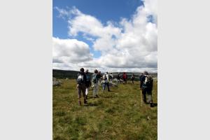 Randonne prs du Col de Bonnecombe sur l'Aubrac en Lozre