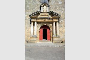 Porte de l'glise de Domme