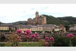 Estaing, class� parmi les plus beaux villages de France