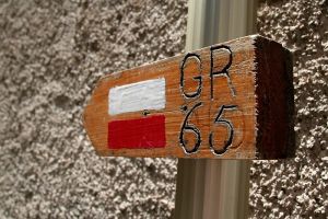 Dans Saint-Cme-dOlt sur le GR 65