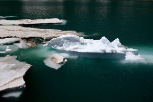 Glaces sur le lac de l'Eychauda