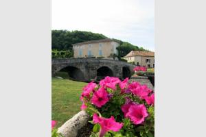 Vue sur le pont de St Jean de Cole