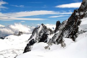 Depuis l'Aiguille du Midi sur les massifs