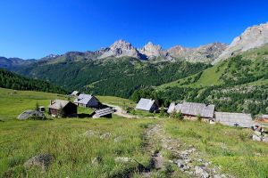 Refuge de Ricou en montant au lac Laramon