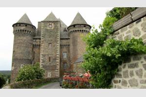 Chteau du Bousquet, prs de Laguiole