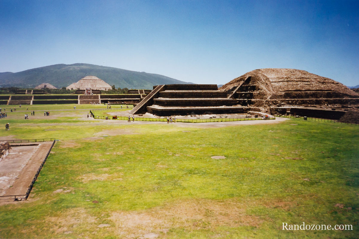 Visite d'un site prs de Mexico