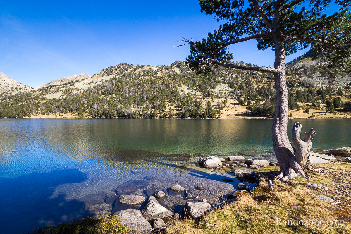 Lac d'Aumar dans les Pyrénées