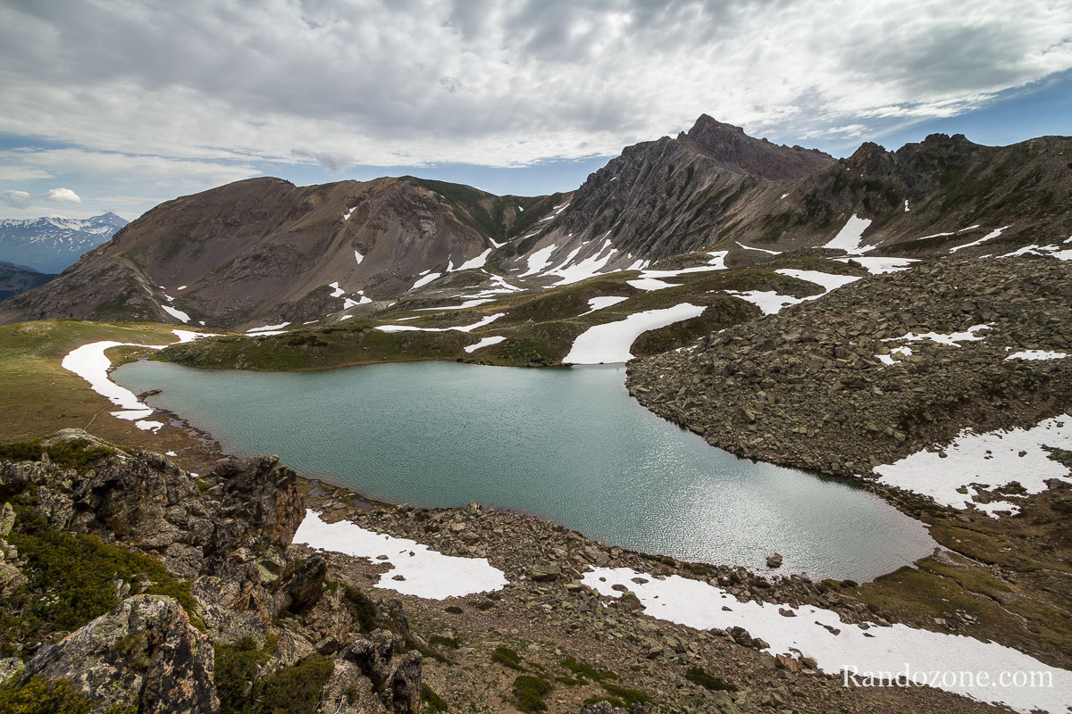 Grand lac de l'Oule dans les Hautes-Alpes