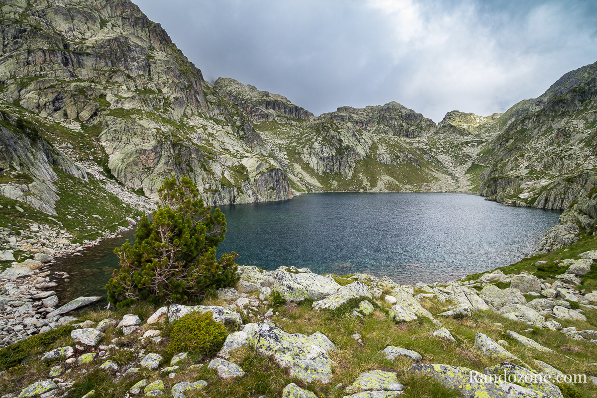 Lac Nre dans les Hautes-Pyrnes