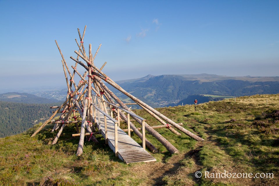 Curieuse sculpture au dessus du Mont-Dore