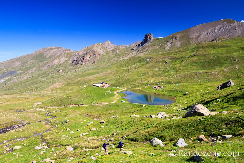 Refuge et lac de la Blanche