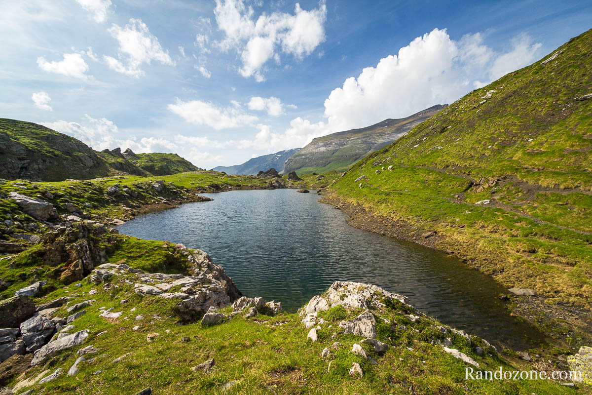 Un des lacs des Aires dans le cirque de Troumouse