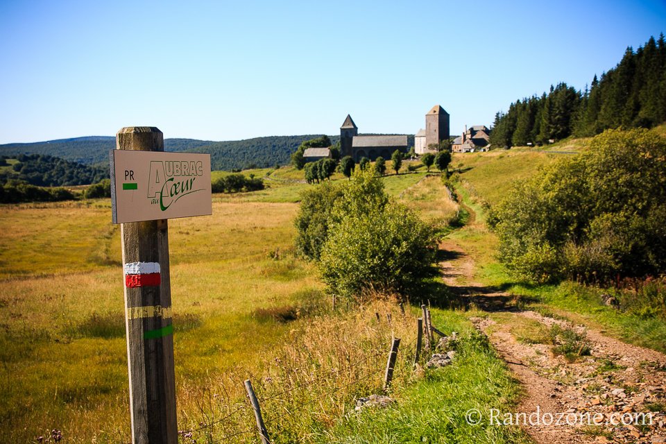 Sur le PR Aubrac du Coeur