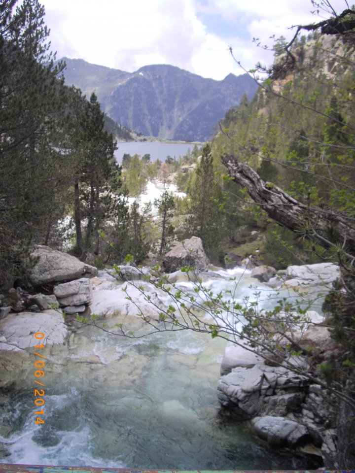 Lac de gaube sur le chemin des Oulettes
