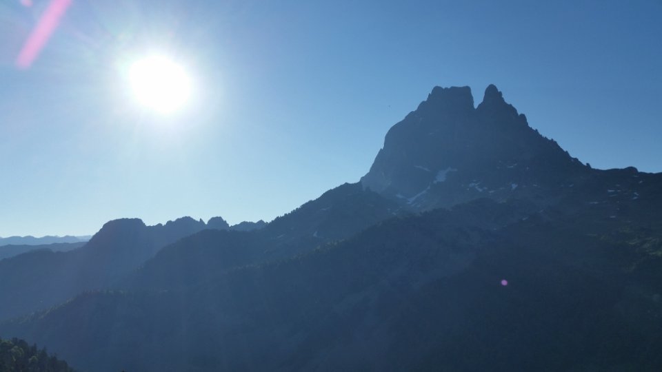 Matin ensoleill sur le Pic du Midi d'Ossau