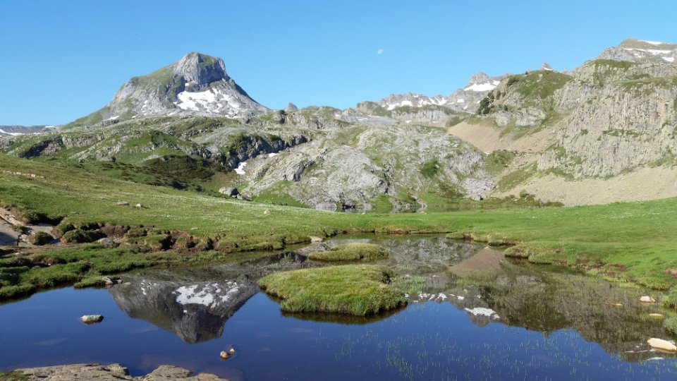 Reflet dans le lac du Miey