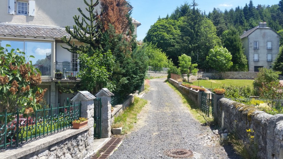 Passage entre des habitations