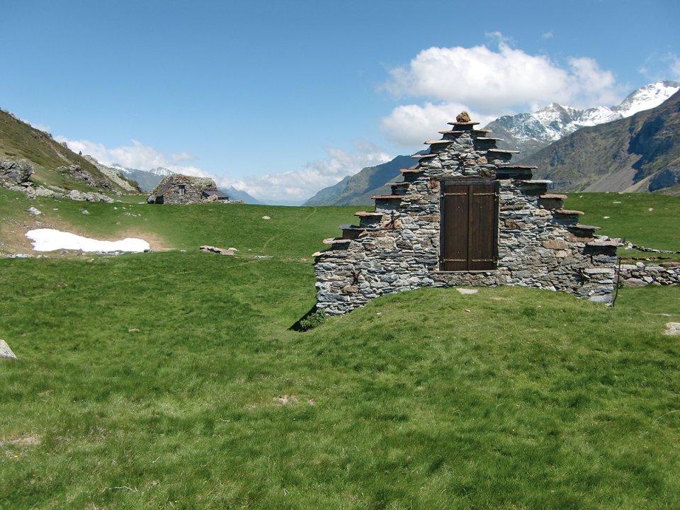 Grange sur le plateau de Saugu