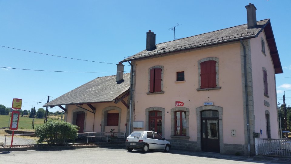 Dpart : gare de Aumont Aubrac