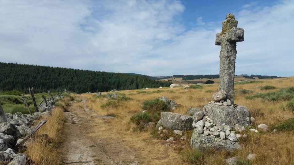 Grande croix en granit 