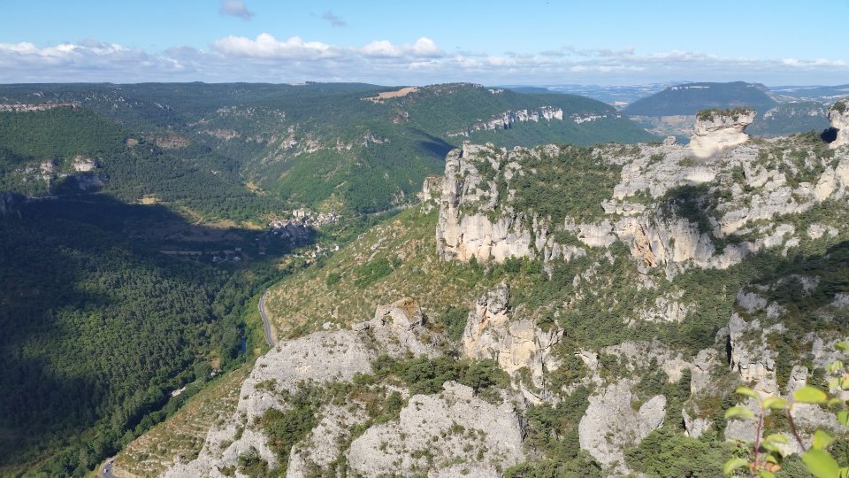 Vue depuis les corniches sur les gorges
