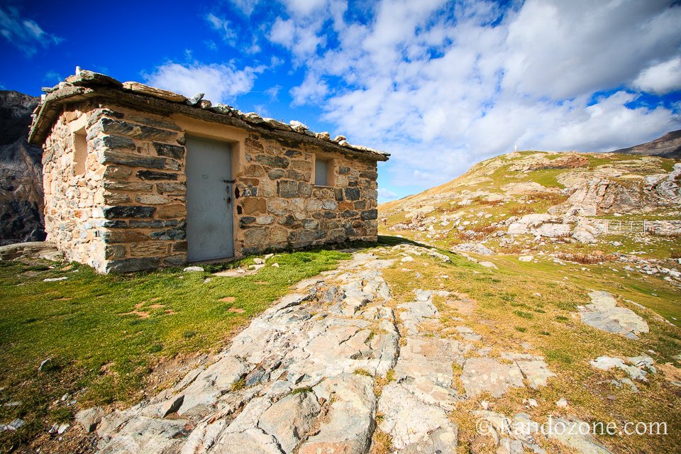 Cabane de la Vierge dans le cirque de Troumouse