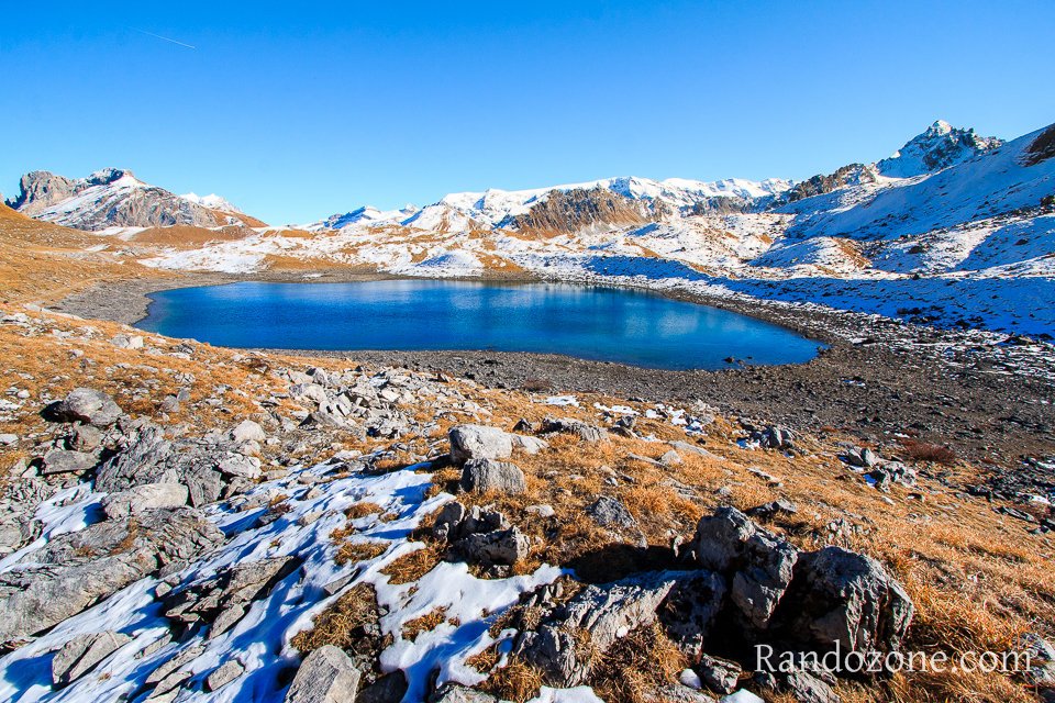 Premires neiges au lac Merlet infrieur