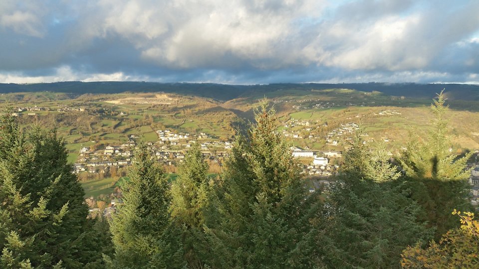 Vue depuis l'autre ct sur la ville