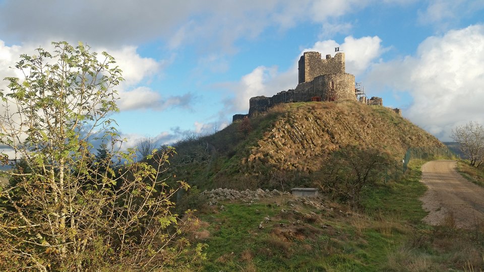 Autre vue du chteau de Calmont d'Olt