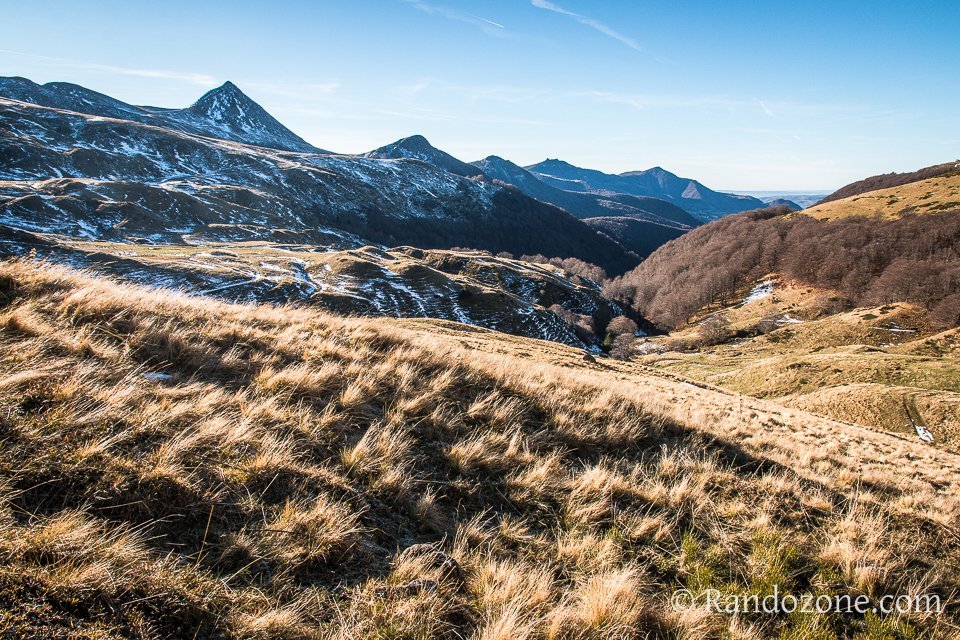 Randonne au milieu des volcans du Cantal