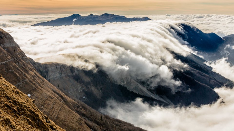 Une vague de nuages