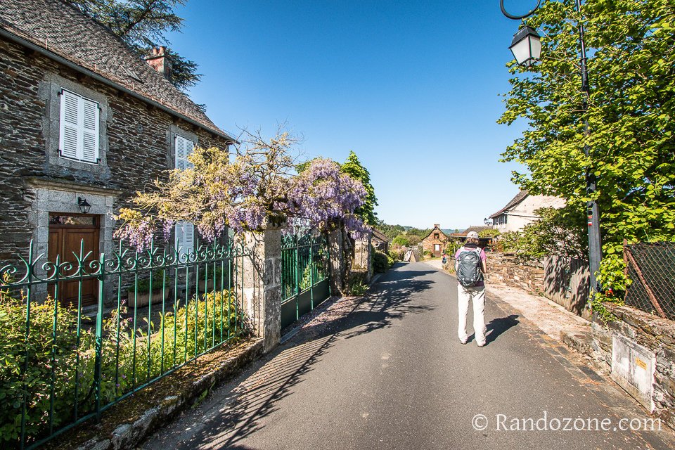 On suit la route vers le centre ville