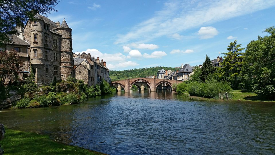 Espalion, le pont vieux et le vieux palais