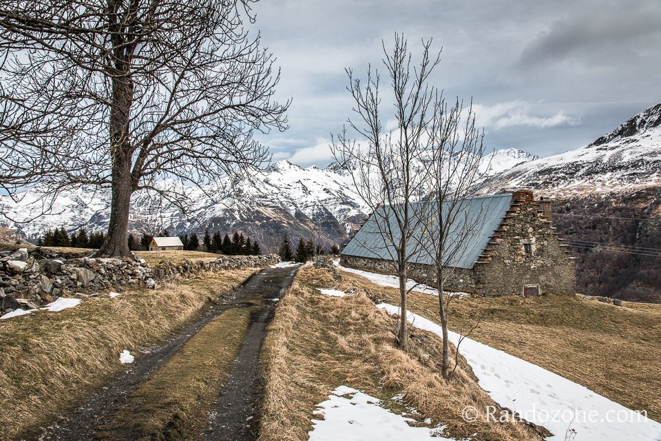 Le chemin des granges de Saugu