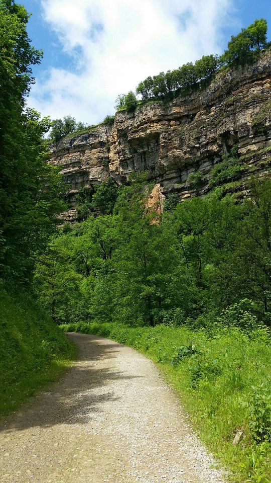 Le chemin que l'on peut suivre  pied ou en VTT