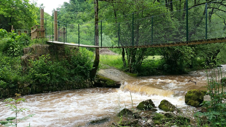 Vue de sous la passerelle 