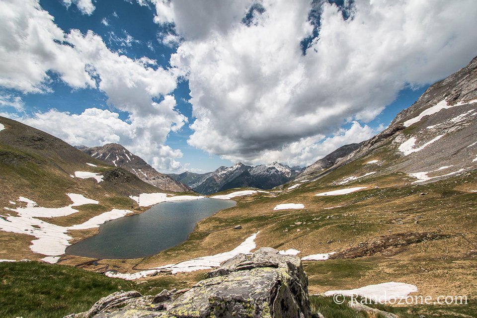 Au dessus du lac de Lapazosa en Espagne