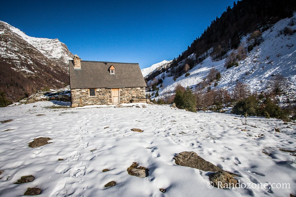 Cabane en pierres sur le trajet
