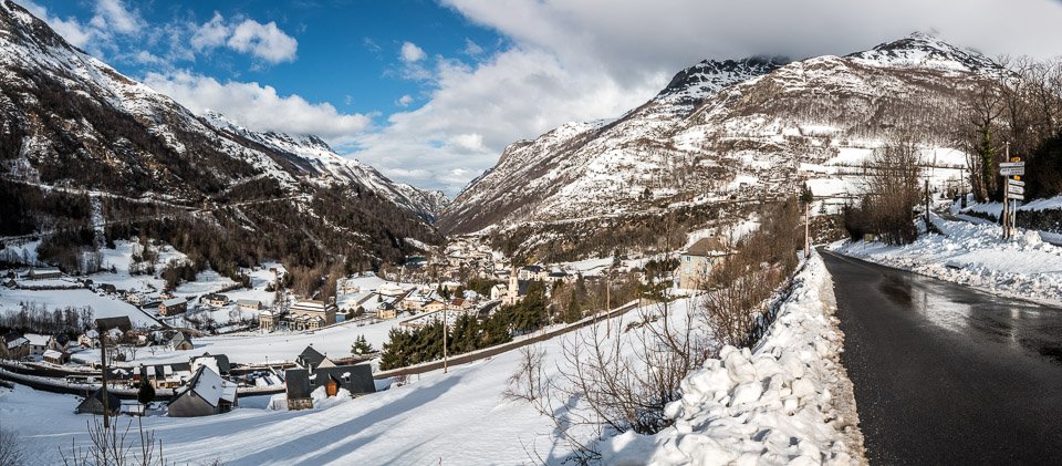 Village de Gdre sous la neige