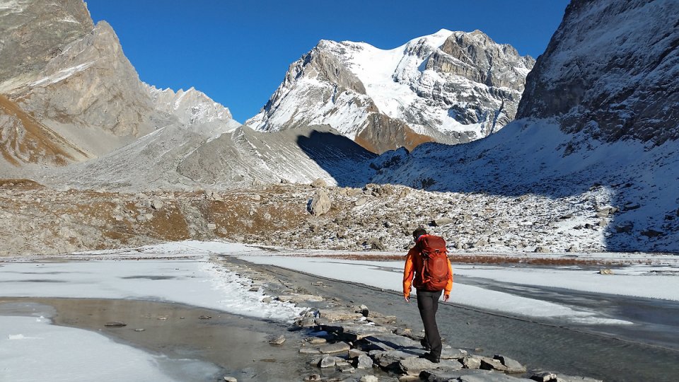 Nous traversons le lac des vaches