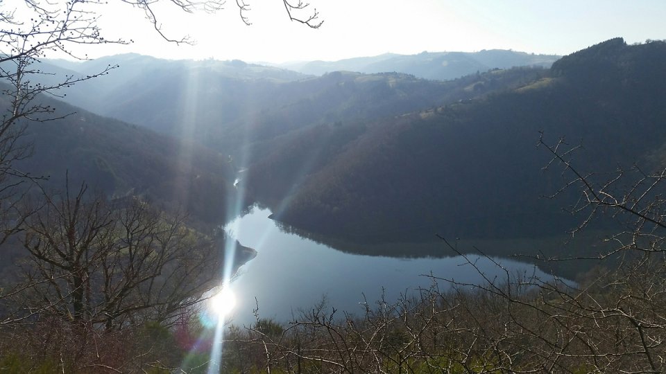 Couesque et son joli lac au petit matin