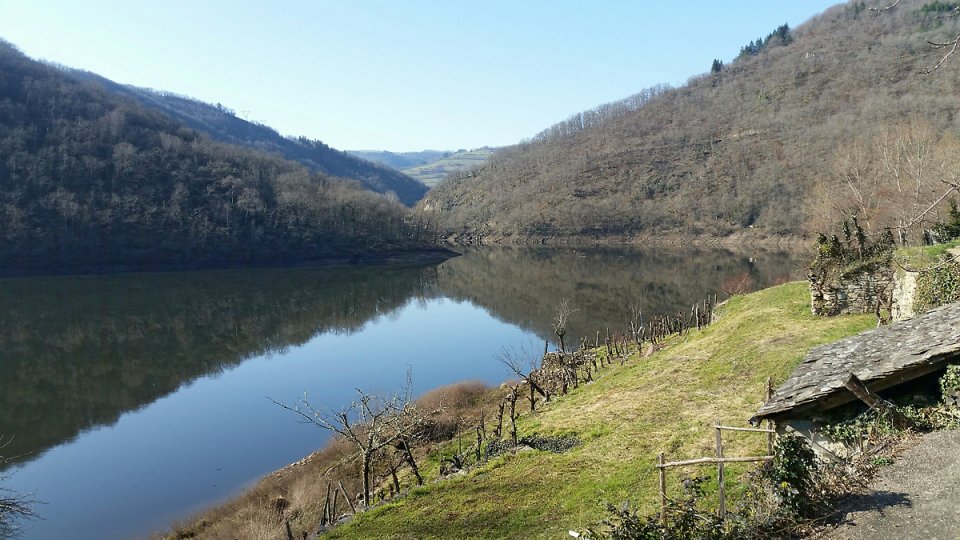 Un peu en amont du barrage