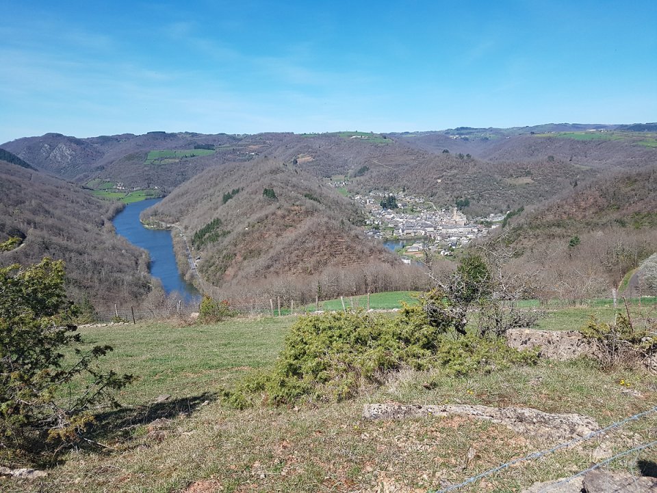 Estaing, la valle et le Lot