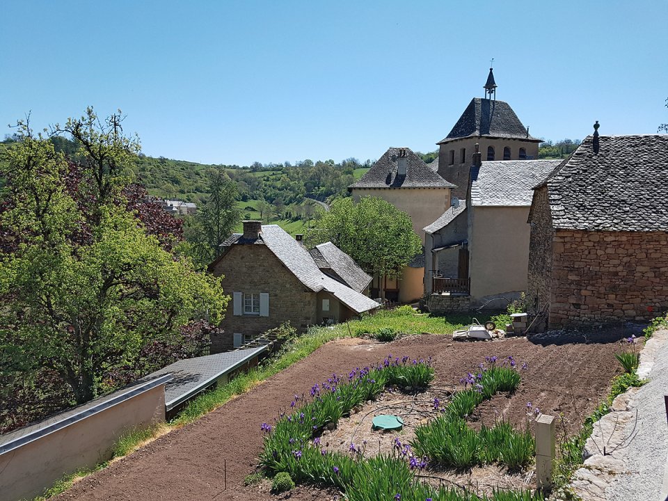 Le village de Coubisou et son �glise