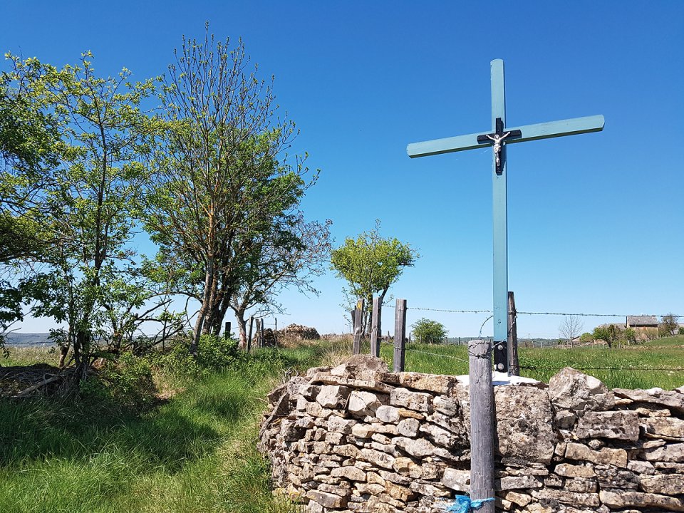 Une croix au dtour du chemin